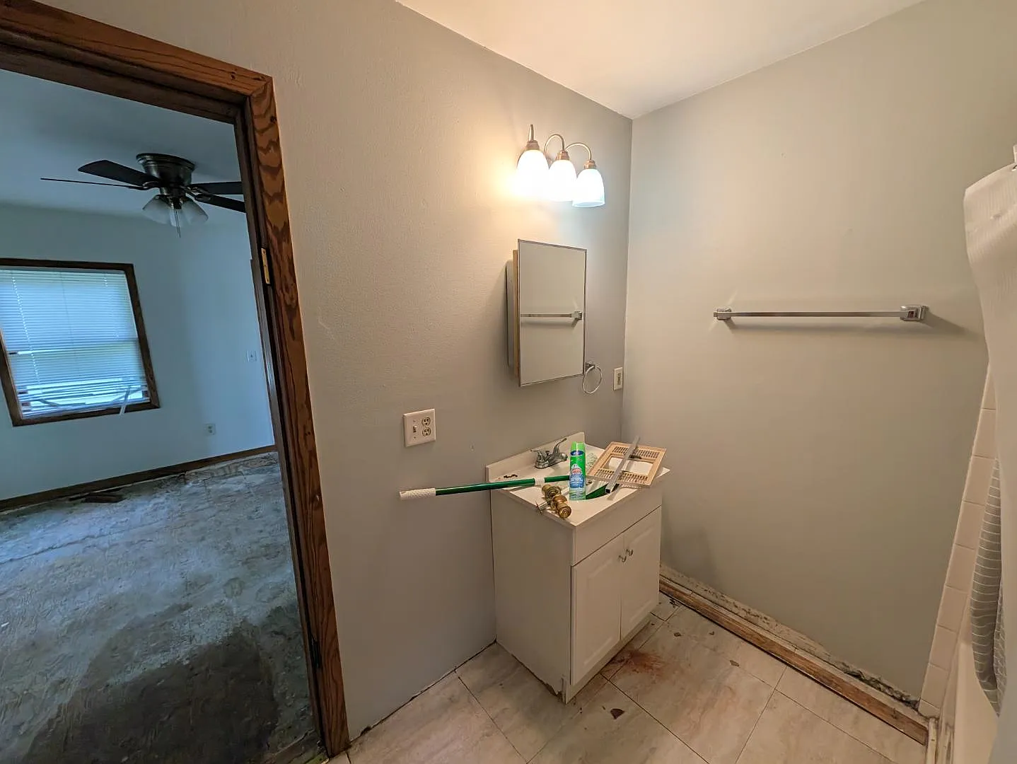 513 W Lawrence St — Photo 3