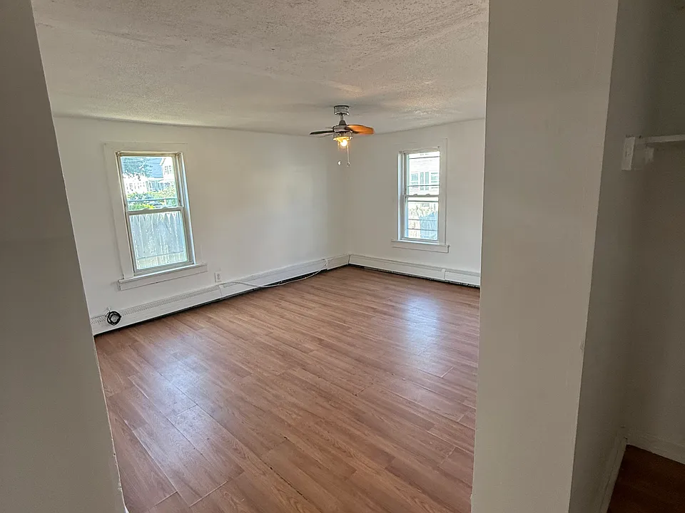 172 Dekalb Ave #1