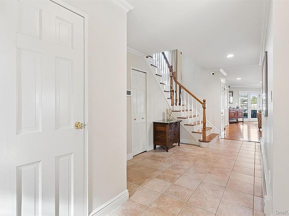 4th image of 2935 Bay Drive