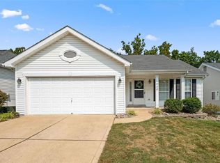 948 Oak Knoll Manor Dr, Saint Louis, MO 63119