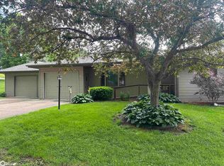 310 Henry Dr, Keosauqua, IA 52565