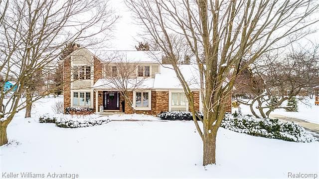 1st image of 41272 Carriage Hill Dr