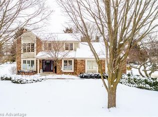 41272 Carriage Hill Dr, Novi, MI 48375