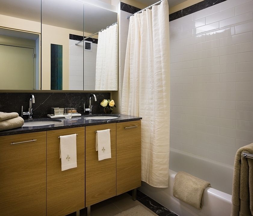 1st image of 405 Main St APT 1H