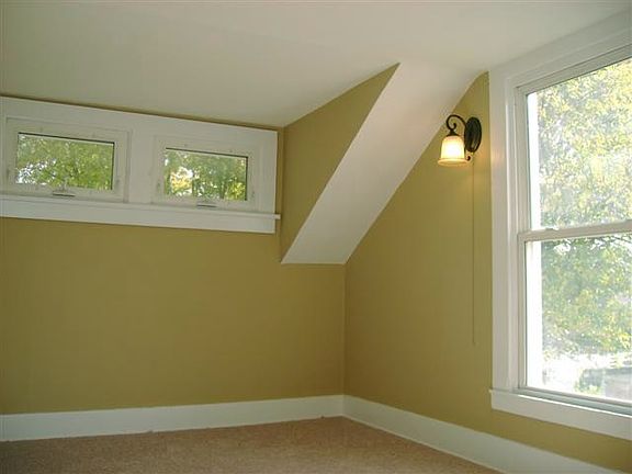 3rd image of 222 S Oakwood Ave