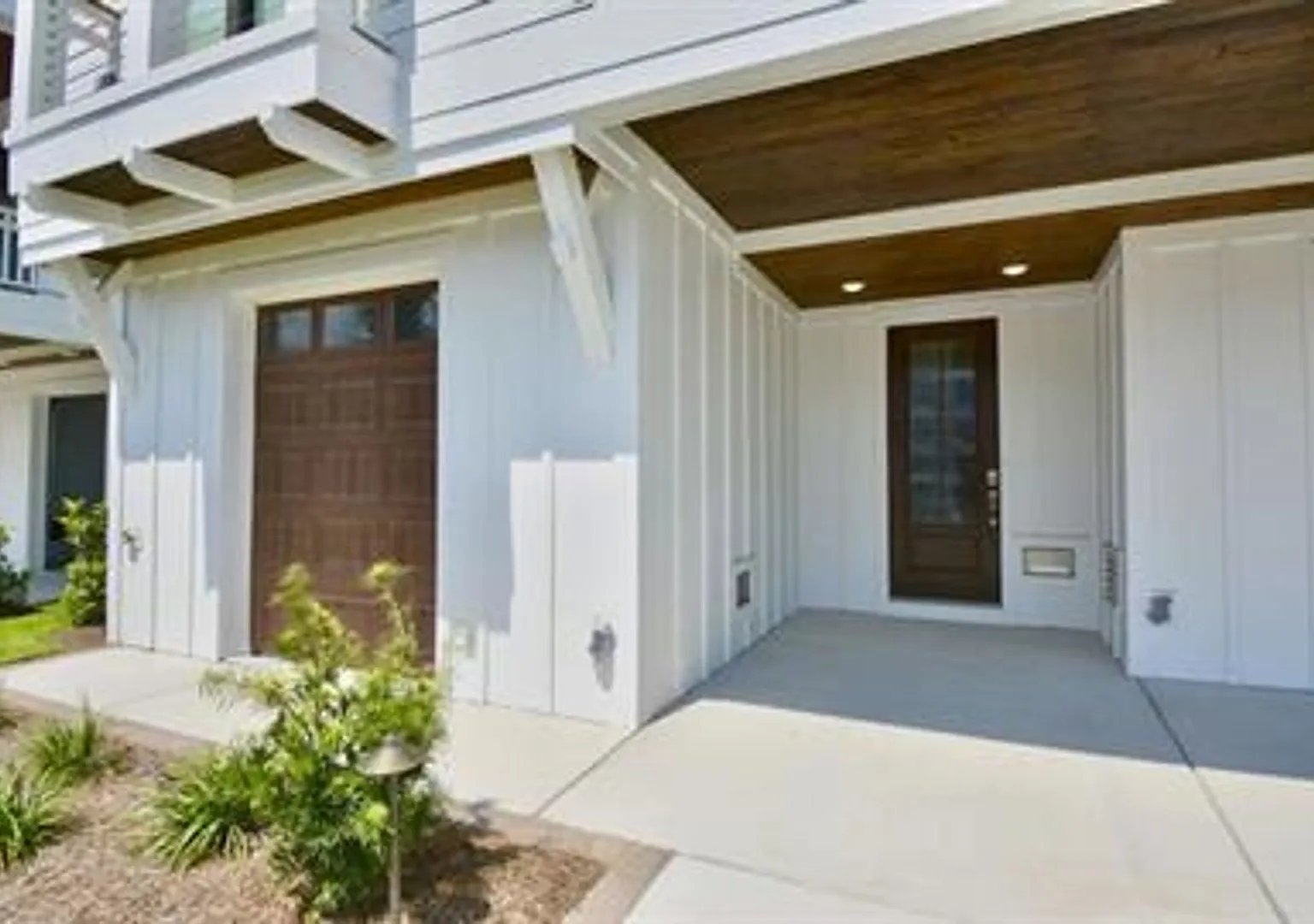 Stunning Wrightsville Beach 3-Bedroom, 3-Bath Condo with Garage and Elevator, Steps from Johnny M... — Photo 3
