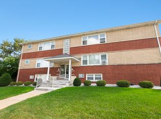 7121 W 110th St #2E, Worth, IL 60482