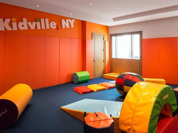 60 Riverside Boulevard image 22 of 22