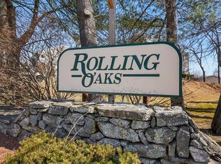 99 Oakwood Ln #99, Worcester, MA 01604