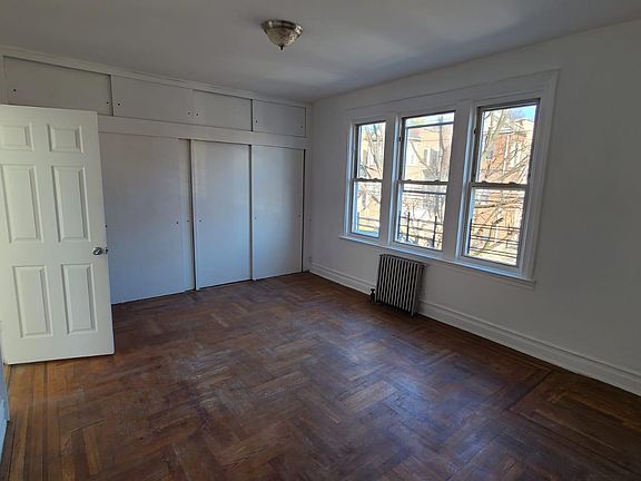 4th image of 4325 Carpenter Ave #3