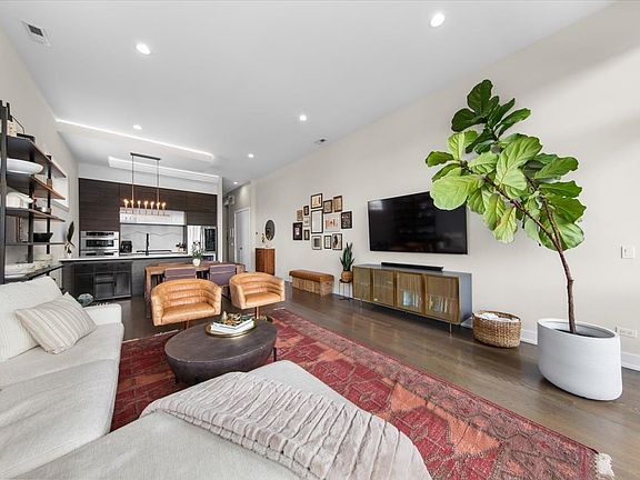 5th image of 3024 W Armitage Ave Unit 7