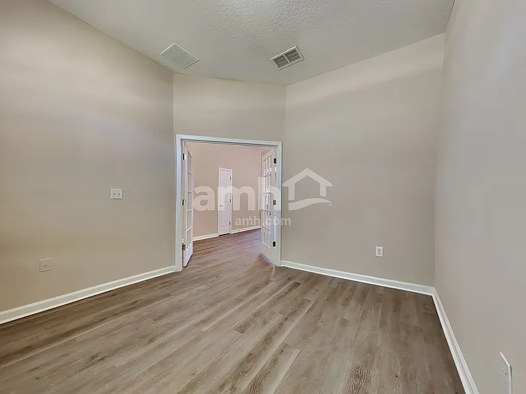 3108 Silverado Cir — Photo 24