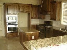 4th image of 235 Stanford Dr