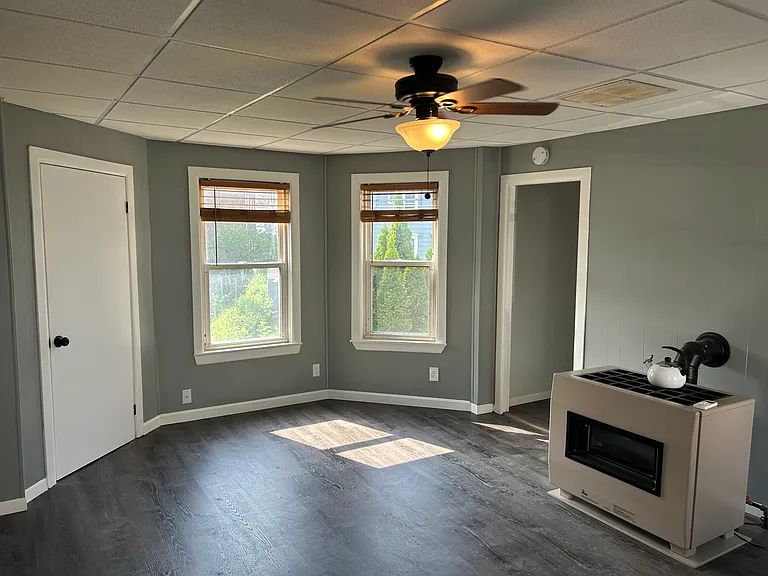 100-102 Hood St #1 — Photo 1