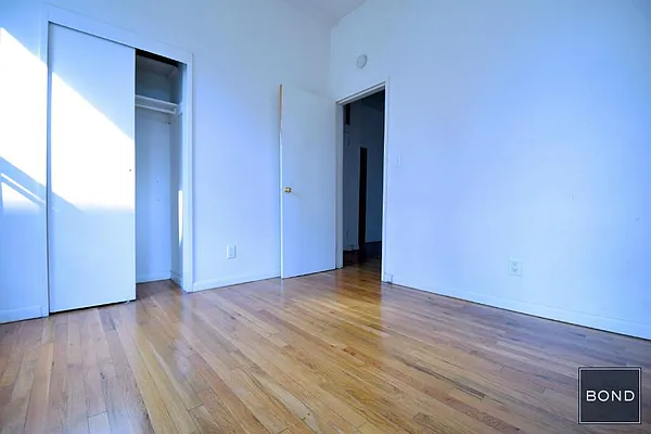 Rented by Bond New York | media 23