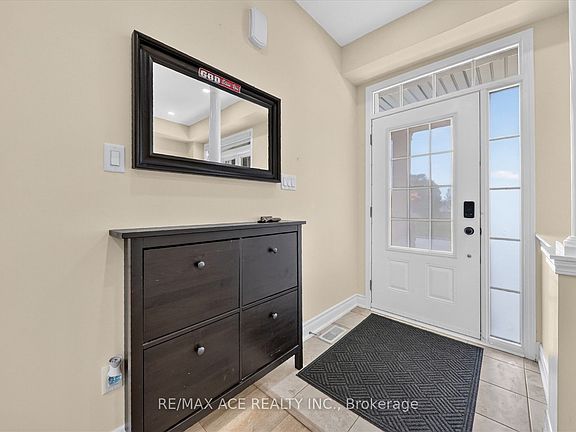 4th image of 28 Hurst Dr