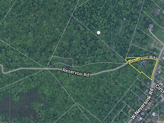 4th image of 126 W Neversink Rd
