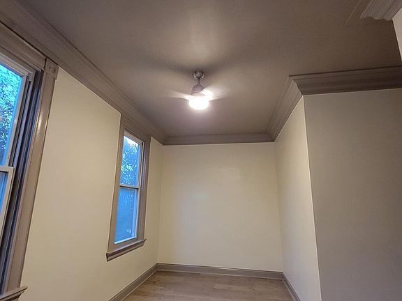 4th image of 926 Montague Rd