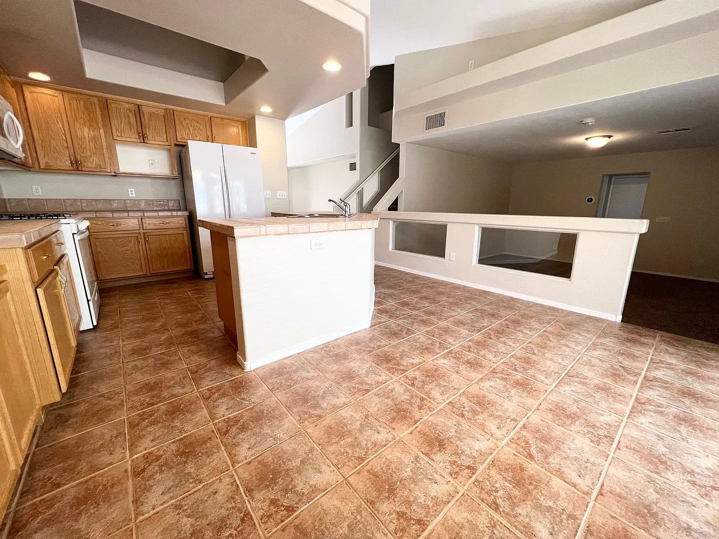 Beautiful Home in Silverado Ranch — Photo 4