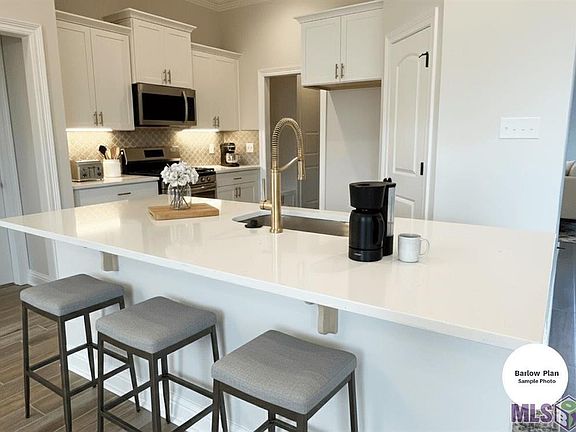 3rd image of 705 Elk Rdg