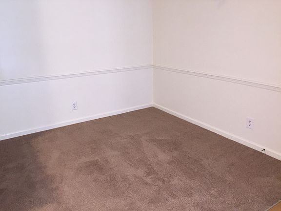 5th image of 5524 W Market St APT J