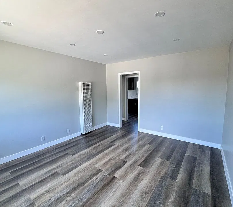 3048 Iowa ave