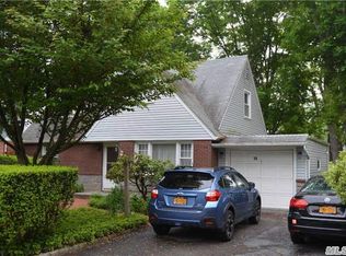 16 Oakland Ave, Port Washington, NY