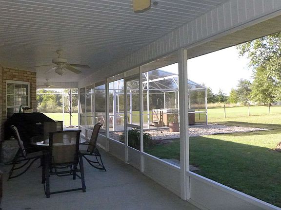 5th image of 16081 73rd Ln