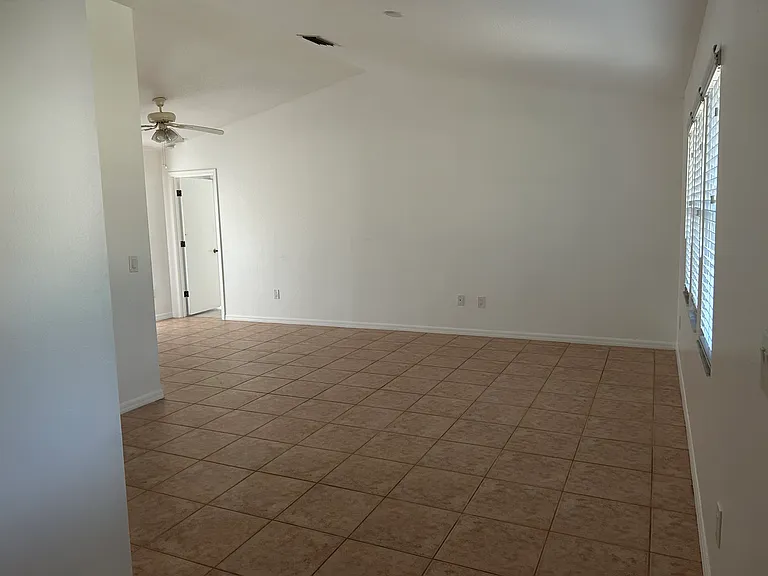 26193 Barcelos Ct — Photo 13