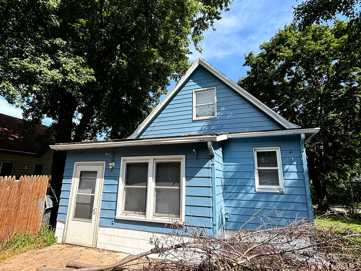 1 bed, 1038 sqft, $895 — Photo 2