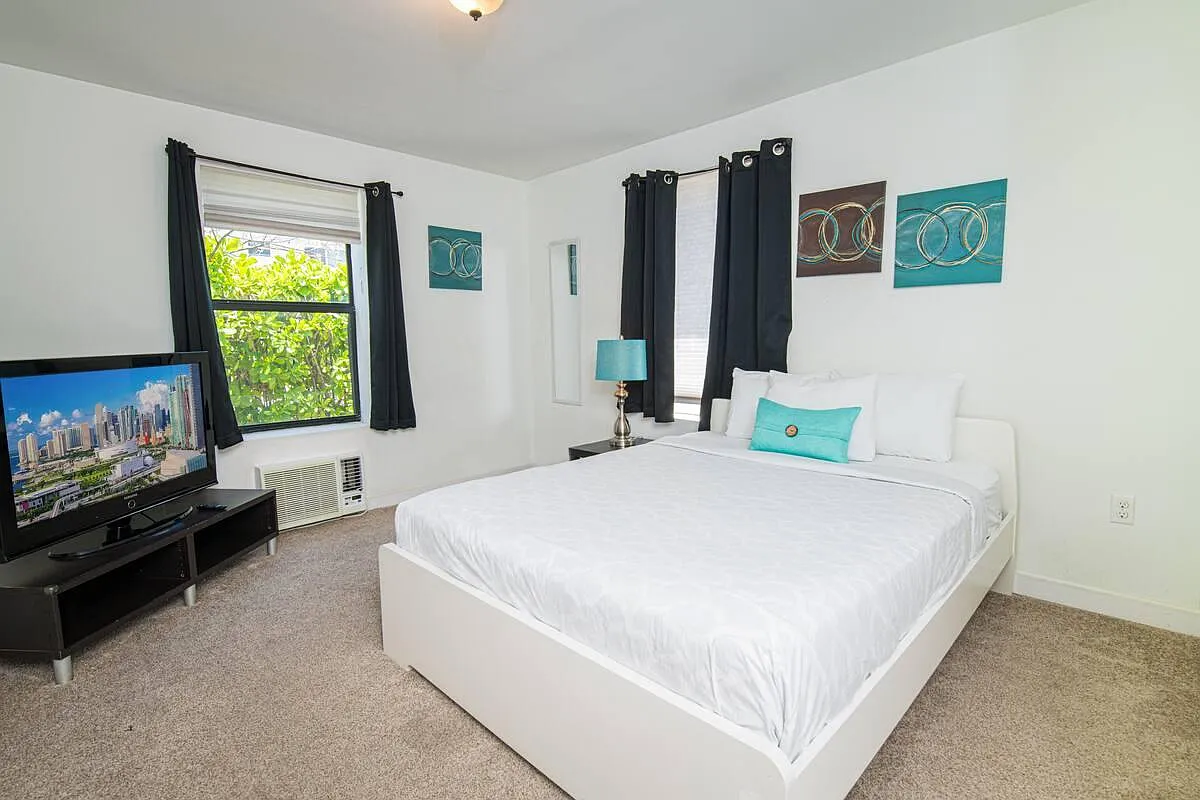 1 bed, 580 sqft, $2,200 — Photo 1