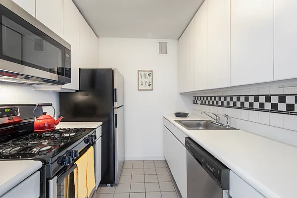 Sold by Brown Harris Stevens | media 18