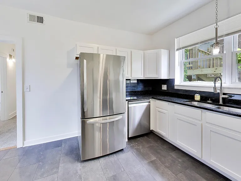 3336 W Evergreen Ave — Photo 11
