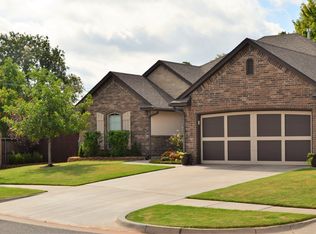 1836 NE 1st St, Moore, OK 73160