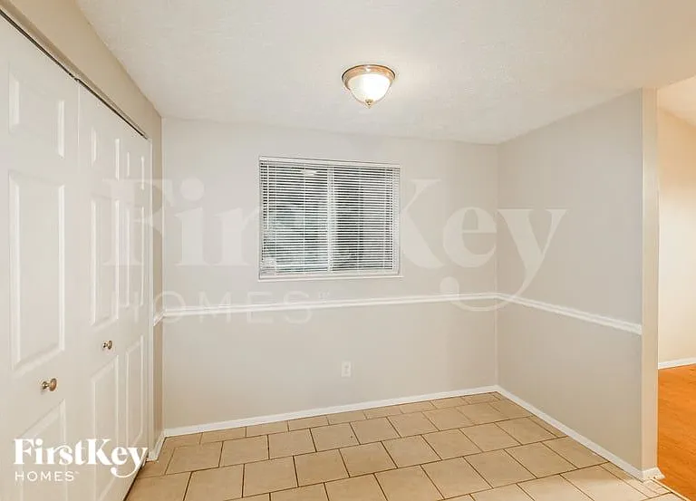 5361 Martins Crossing Rd — Photo 10