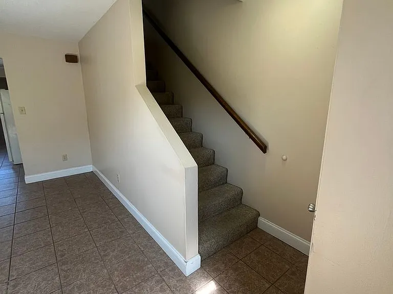 186 E Main St — Photo 9