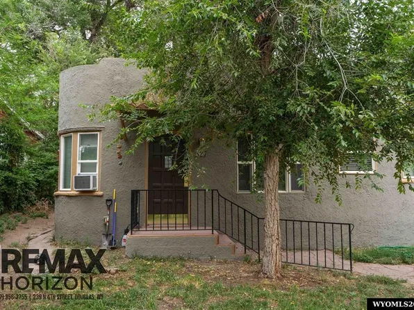 327 S 6th St, Douglas, WY 82633