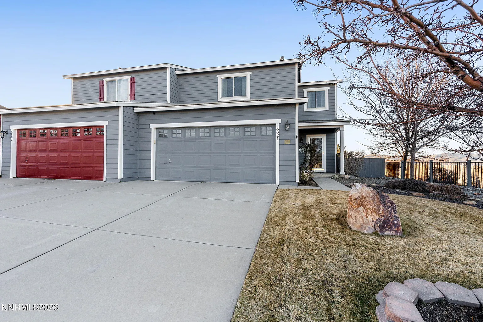 8821 Sunset Breeze Dr photo 1