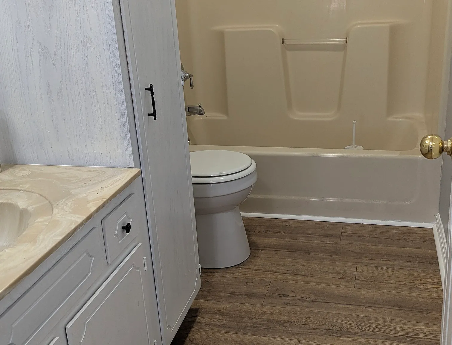 108 Cecil Ct — Photo 3