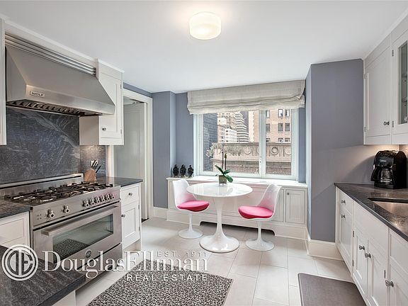 4th image of 530 Park Ave APT 11A