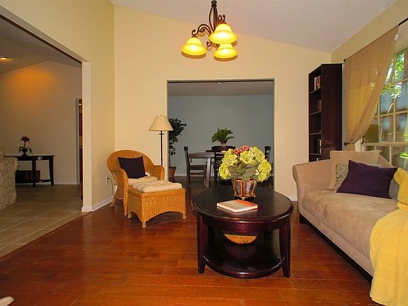 2nd image of 1337 Plantation Oaks Dr S