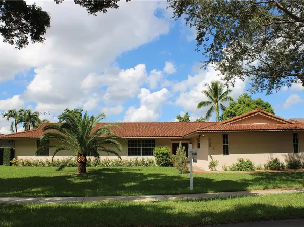 16100 W Prestwick Pl, Miami Lakes, FL 33014