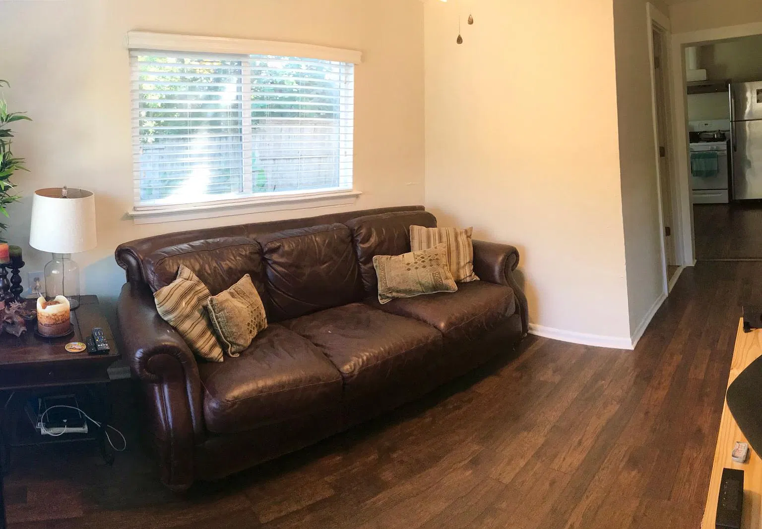 2 bed, 1.5 bath, 900 sqft, $2,000 — Photo 2