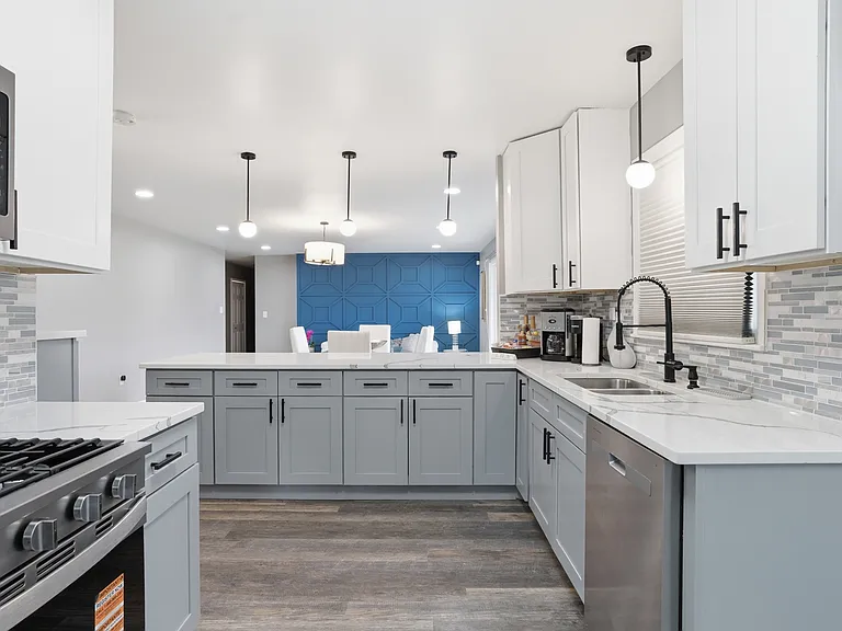 1865 W 64th Pl — Photo 13