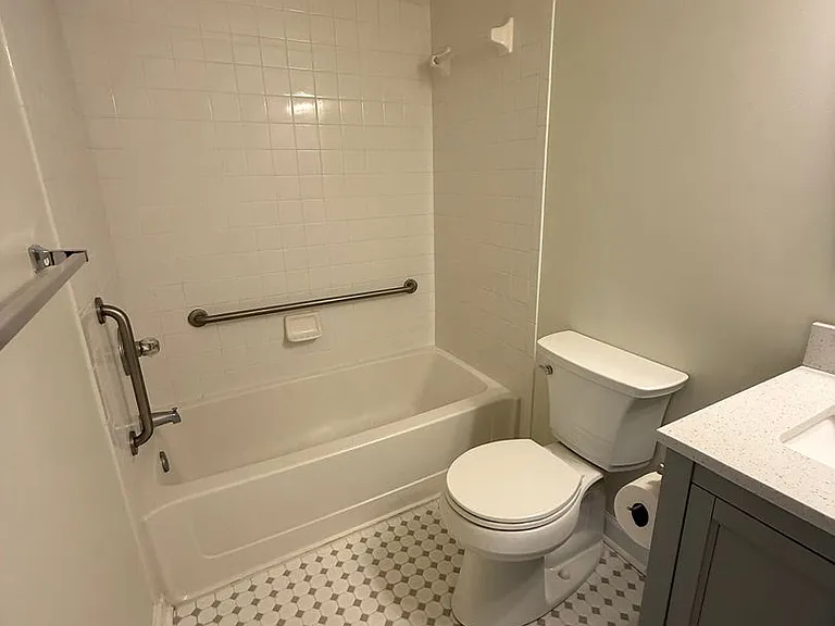 301 Queens Cres — Photo 7