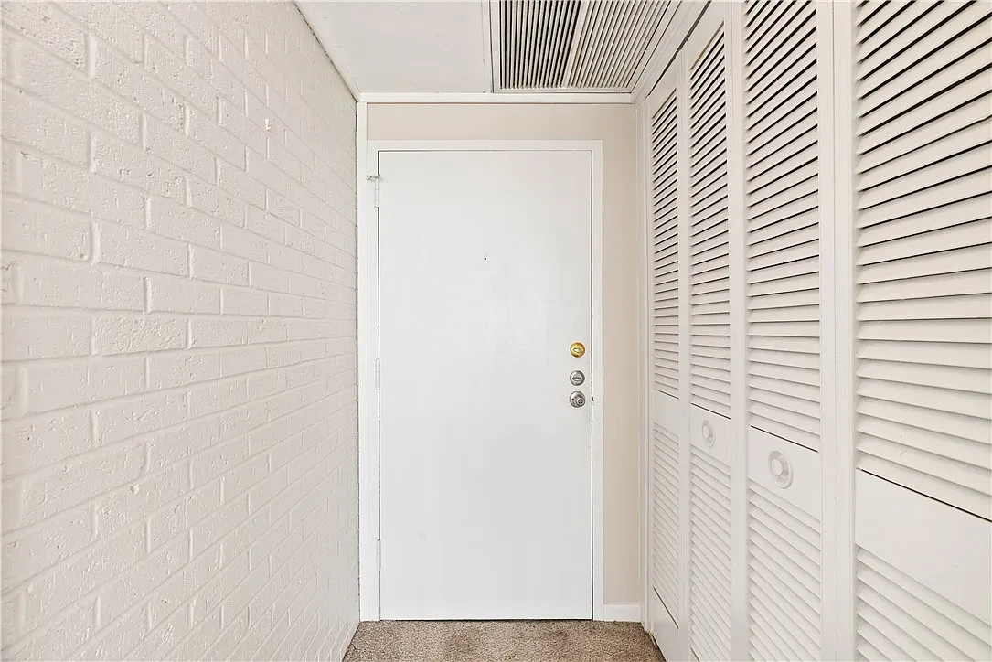 1 bed, 1.0 bath, 866 sqft, $1,200 — Photo 3