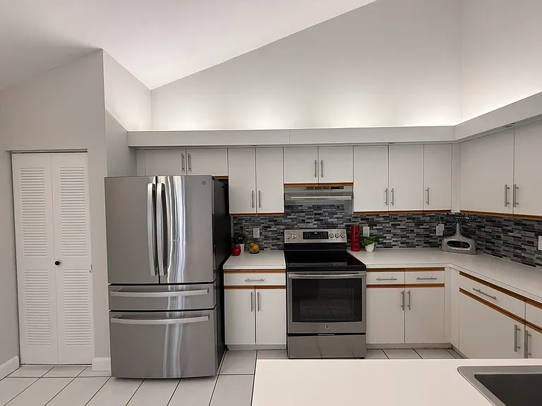 1204 Timberlane Cir #12-D — Photo 6