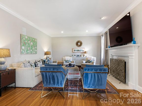 5th image of 3224 Selwyn Ave