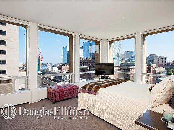 4th image of 343 E 30th St APT 11L