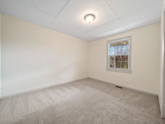 4th image of 150 Lawton Rd